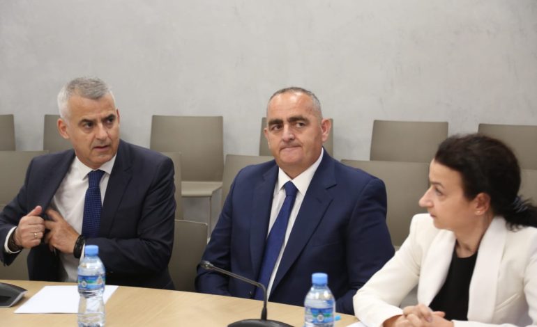 KQZ merr vendimin, Fredi Belerit i hiqet mandati i kryetarit të bashkisë së Himarës!