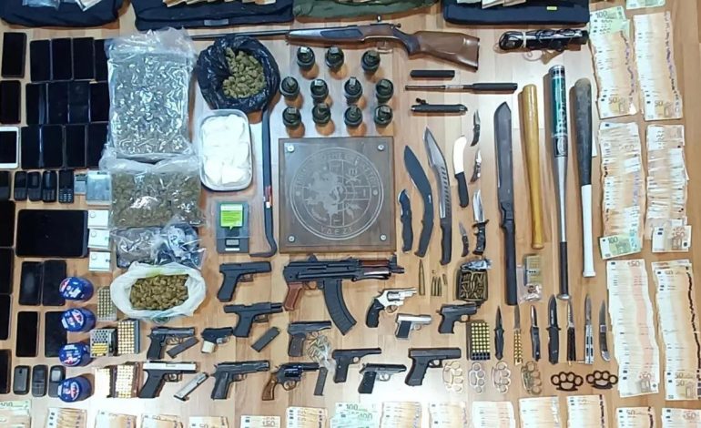 EMRAT/ U vinin flakën lokaleve e karburanteve, arrestohen 17 persona në Greqi, mes tyre shqiptarë! Zbulohet skema si u vendosnin gjoba pronarëve