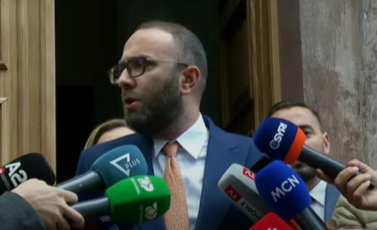 “PS nuk pranon hapjen e listave me 100%”, Bardhi: Do shtyjmë sa të mundemi! Orët në vijim, vendimtare