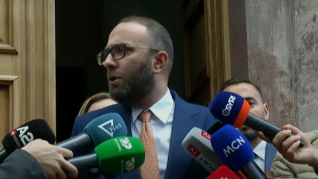 “PS nuk pranon hapjen e listave me 100%”, Bardhi: Do shtyjmë sa të mundemi! Orët në vijim, vendimtare