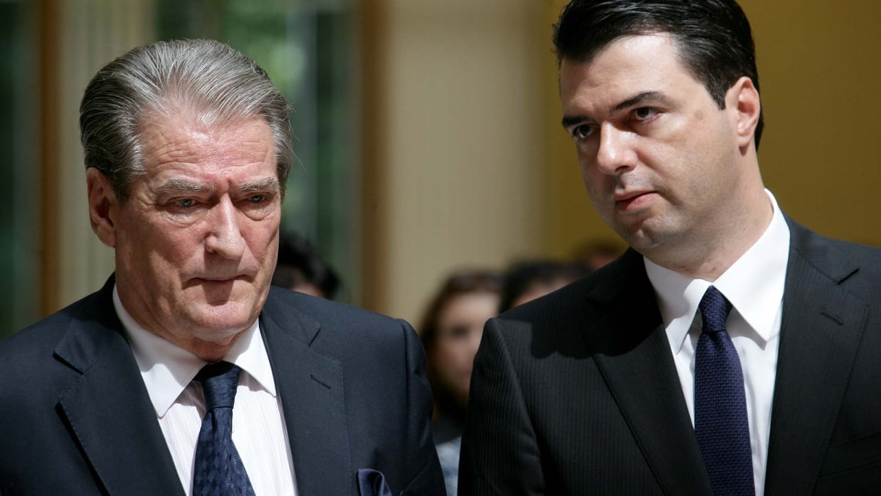 “Basha i gjuajti me llastiqe Berishës”, analistët: Duhet ta kishte vrarë politikisht, pastaj të merrej me Ramën