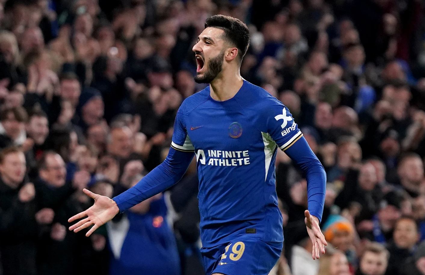Mediat britanike: Tifozët e Chelsea-t kundër përfshirjes së Brojës në grumbullim në SHBA, Monaco opsion për sulmuesin kuqezi