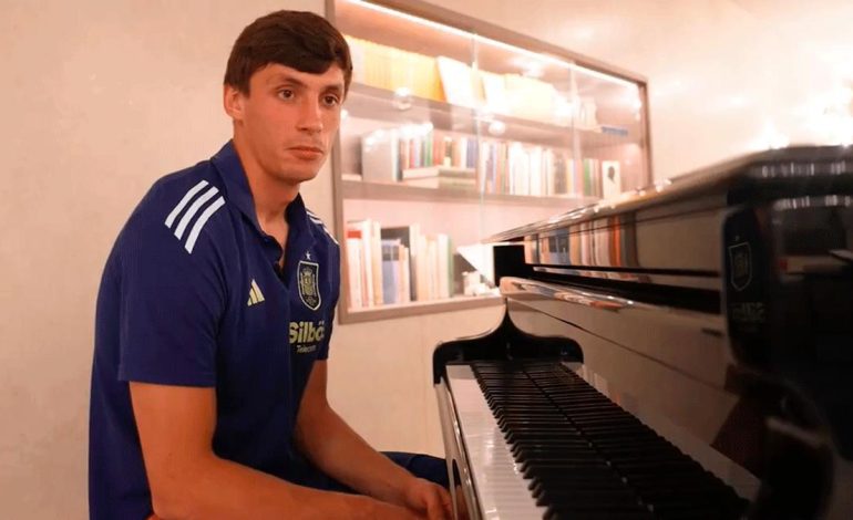 VIDEO/ Le Normand, “pianisti” që argëton spanjollët në Gjermani