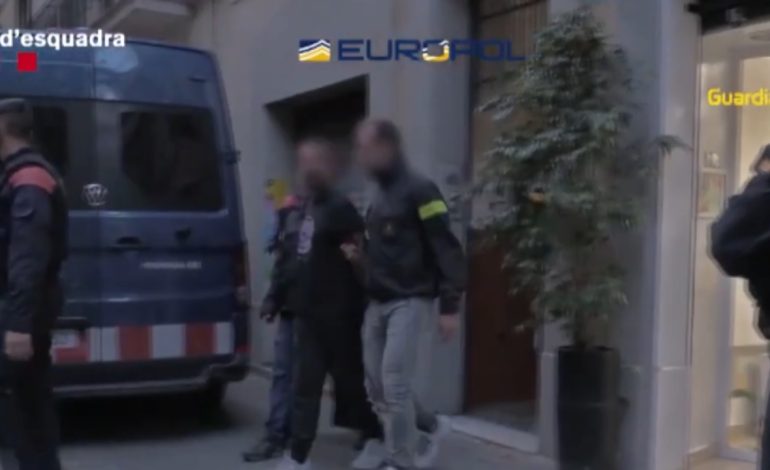 “T’i jepja 500 euro për respekt”, kush është trafikantja shqiptare pjesë e grupit kriminal, zbardhet përgjimi me ‘kolegun’: O shpirt…