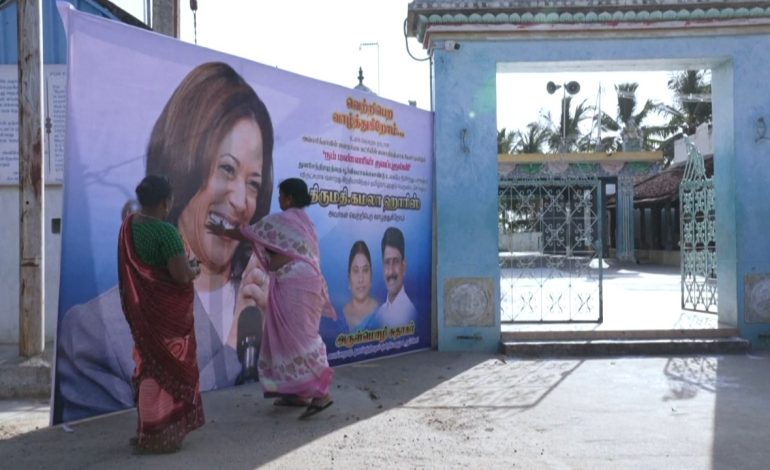 Lutje për fitoren e Kamala Harris! Priftërinjtë hindu në Indi i ofrojnë ëmbëlsira Perëndeshës së Drejtësisë