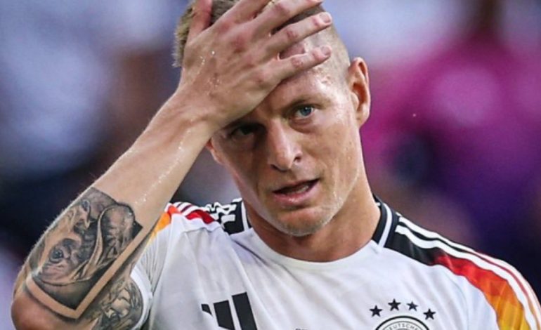 VIDEO/ Eliminimi i Gjermanisë dhe ndeshja e fundit e Kroos, ikona largohet me duartrokitje nga futbolli i luajtur