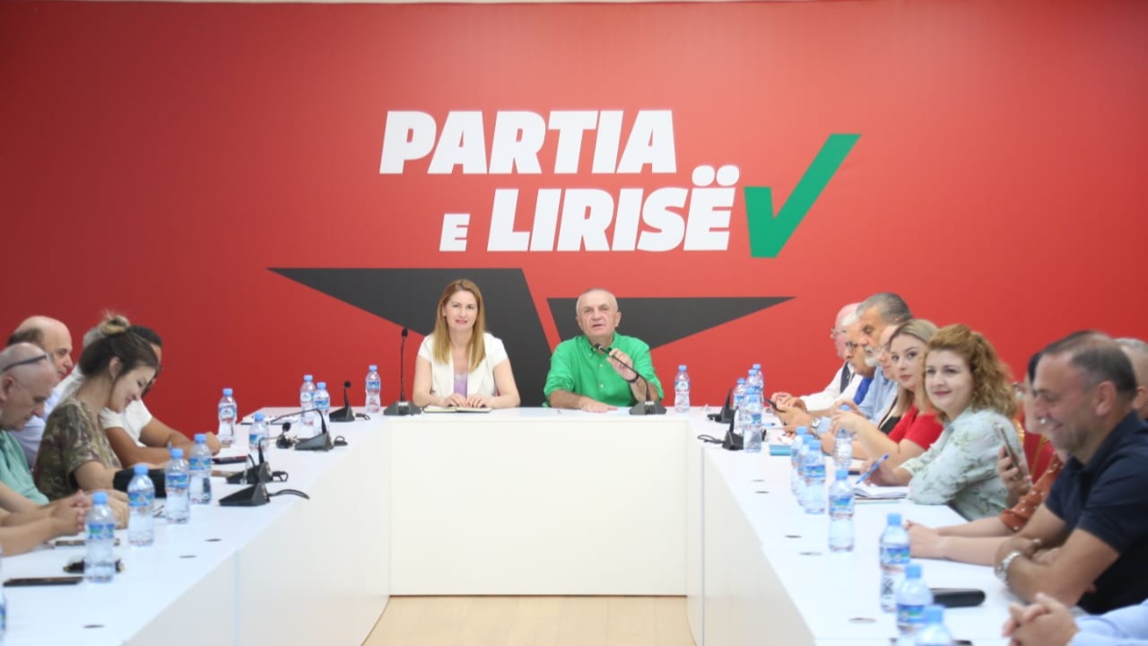 Heqja e mandatit të Belerit, Meta sulmon kreun e SPAK: Torollaku që jep intervista off record, Dum dumanët…