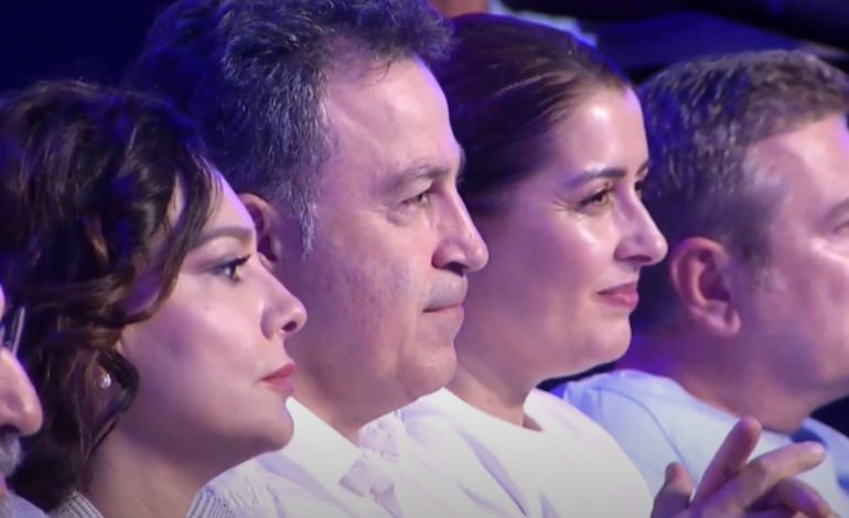 “Nuk e kam ditur”, Peleshi komenton shkarkimin si ministër i Mbrojtjes: Do të ishte shumë naive që…