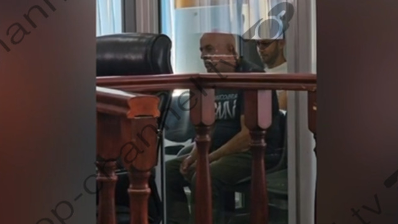 Goditi dhëndrin me thikë, Gjykata e Durrësit cakton ‘arrest në burg’ për vjehrrin! I plagosuri…