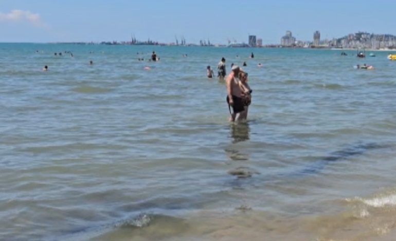 Arrestet kardiake në plazhe, mjekja e Spitalit të Durrësit zbulon faktorët me rrezik të lartë: Ndryshimi i temperaturës dhe…