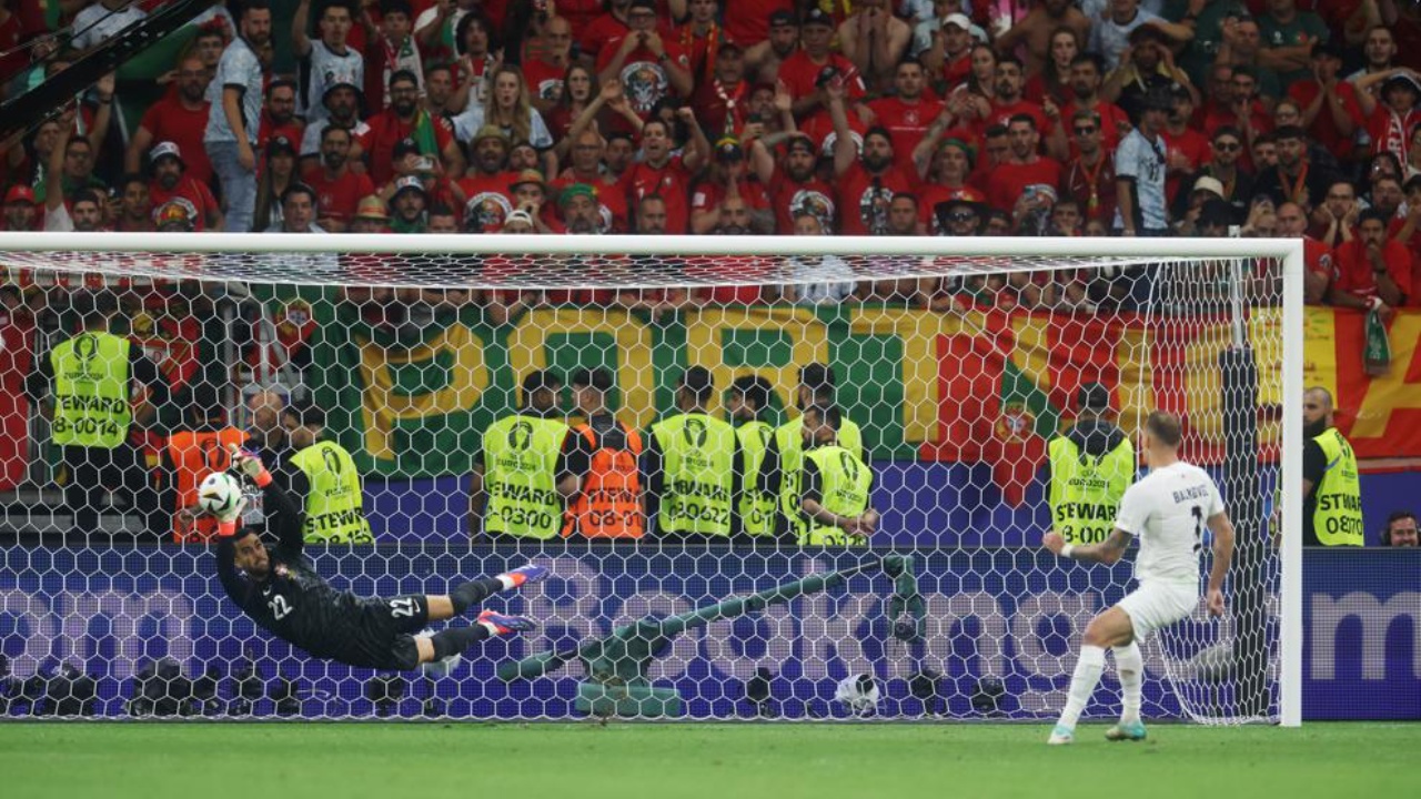 VIDEO/ Diogo Costa kthehet në hero, pret tre penallti dhe kualifikon Portugalinë përballë Sllovenisë