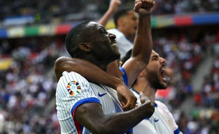 Ish-trajneri i Napolit kritikon Francën: Shumë grup i dobët, finalja s’arrihet me 10% saktësi