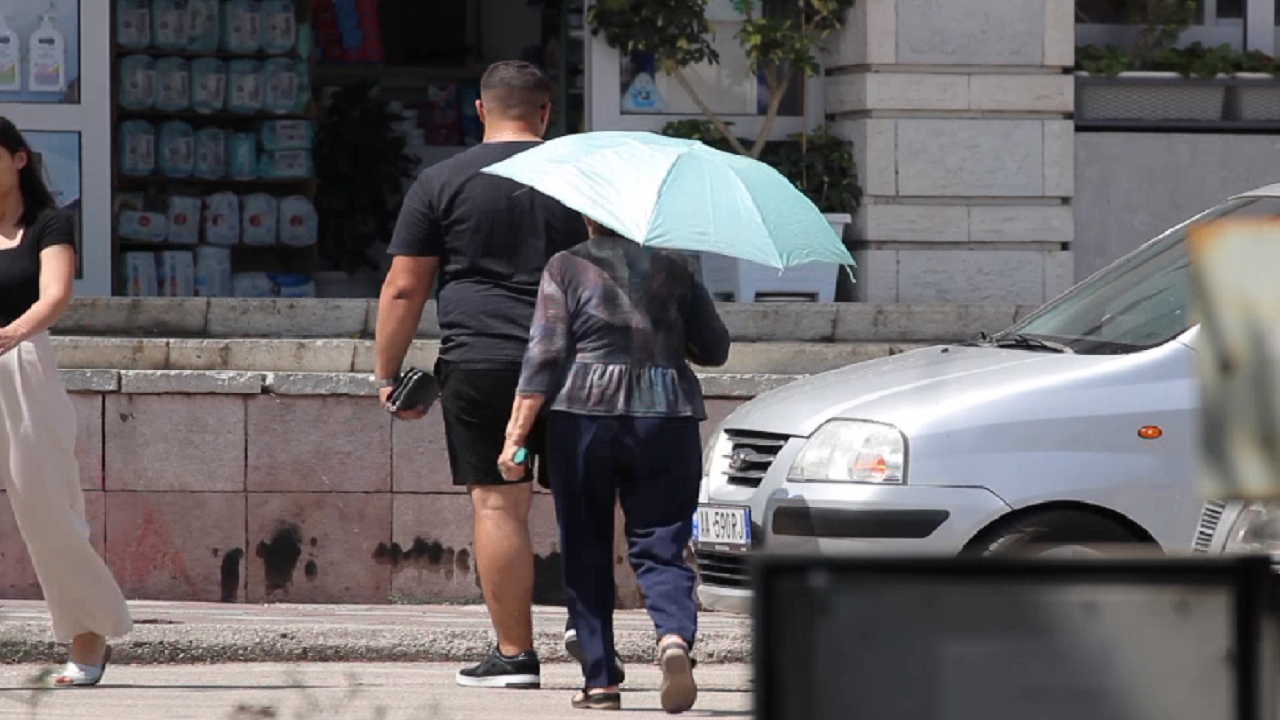 Ulje temperaturash dhe reshje shiu, si parashikohet moti për këtë të martë
