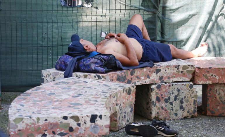 Si do jetë moti për këtë fundjavë? Parashikohet me masa ajrore të nxehta e të thata