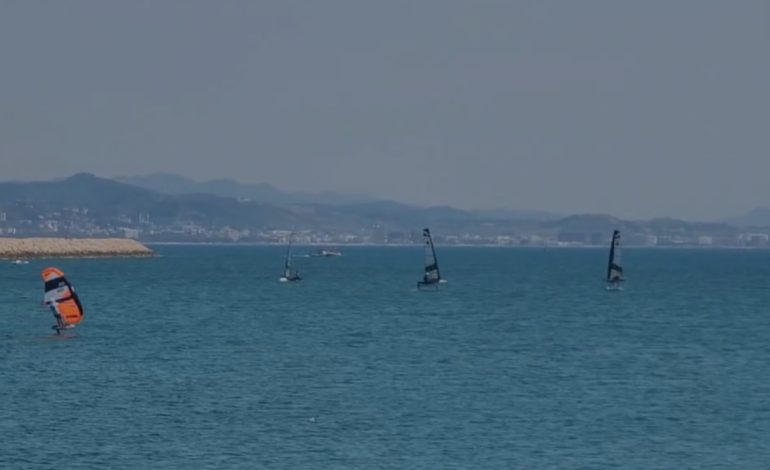 Varkat me vela mbërrijnë në Durrës, qyteti i parë në Shqipëri që mirëpret eventin e njohur italian