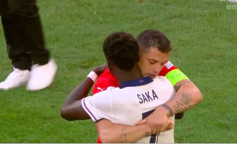Saka i thur elozhe ish shokut të skuadrës: Xhaka një lojtar i shkëlqyer, e admiroj atë dhe Zvicrën