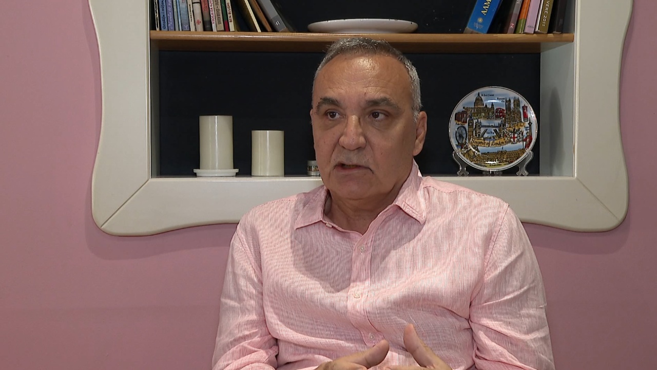 “Lista të hapura vetëm për PS-në”, Zaloshnja tregon mandatet e sigurta për dy partitë e mëdha: Në PD “luftë” vetëm për 3 vende