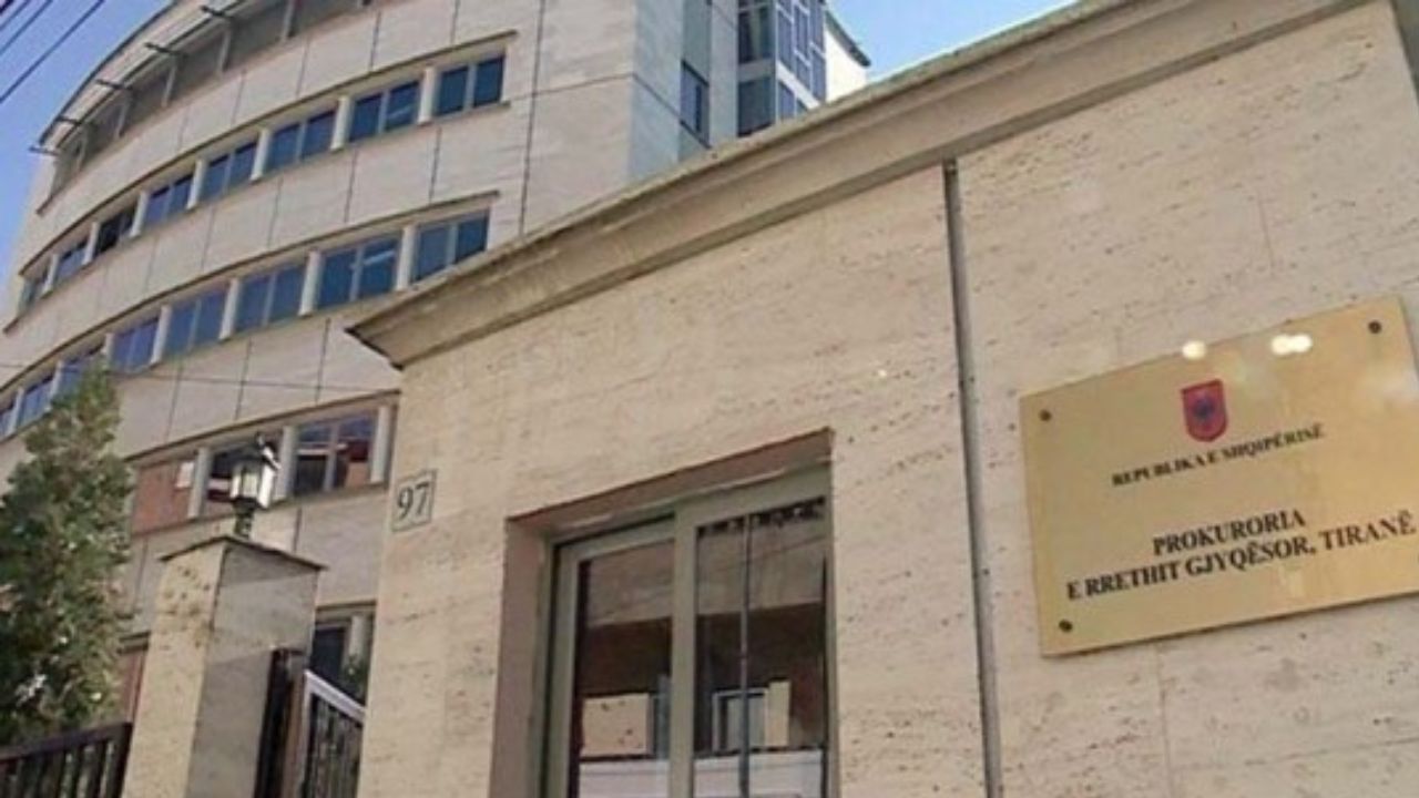 U arrestua në Rinas, i akuzuari rezulton i dënuar në Maqedoninë e Veriut: Nuk e dija për çfarë po hetohesha, më ka dhunuar policia në atë kohë