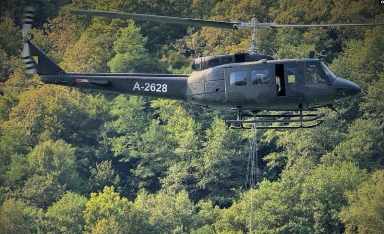 Rrëzohet helikopteri i ushtrisë së Bosnjës, shpëton mrekullisht ekuipazhi									
									 28/08/2024 13:59