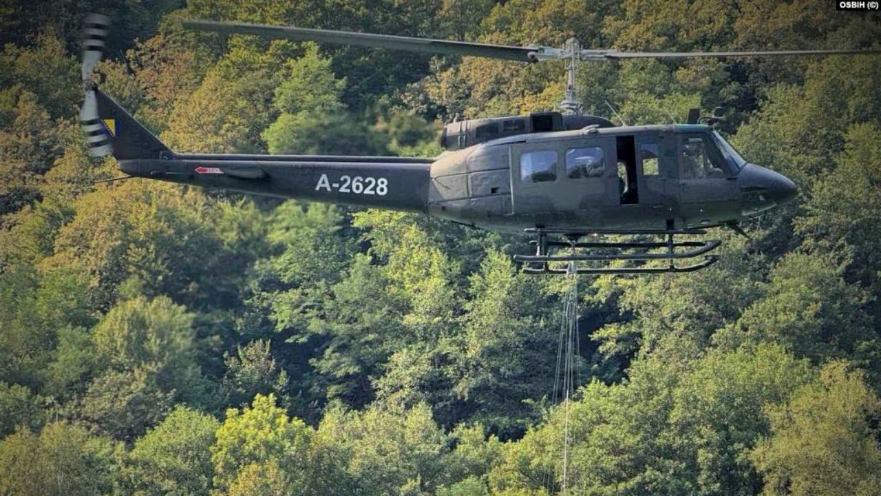 Rrëzohet helikopteri i ushtrisë së Bosnjës, shpëton mrekullisht ekuipazhi									
									 28/08/2024 13:59
