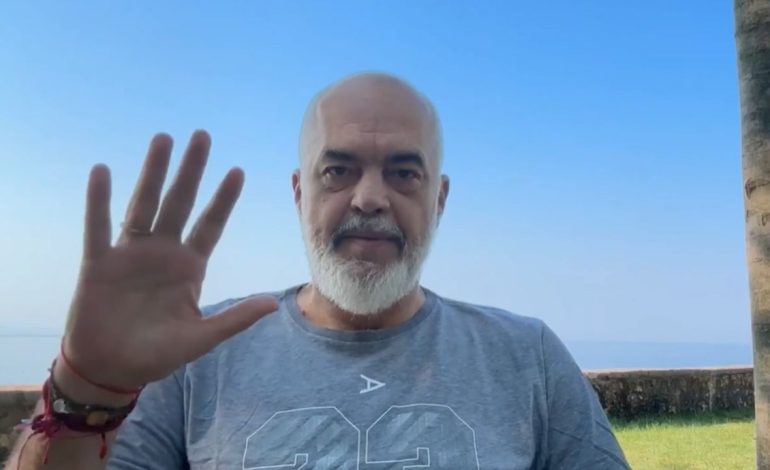 Nga pushimet në Dhërmi, Rama publikon shifrat rekord të turistëve: 1 milionë e 200 mijë persona kanë hyrë vetëm nga “Nënë Tereza”, ato gojët me qime të atyre që nuk pushojnë ‘u zbraz’ Shqipëria s’kanë çfarë thonë