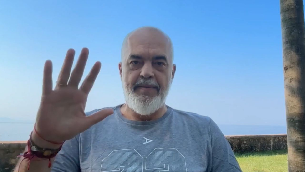 Nga pushimet në Dhërmi, Rama publikon shifrat rekord të turistëve: 1 milionë e 200 mijë persona kanë hyrë vetëm nga “Nënë Tereza”, ato gojët me qime të atyre që nuk pushojnë ‘u zbraz’ Shqipëria s’kanë çfarë thonë