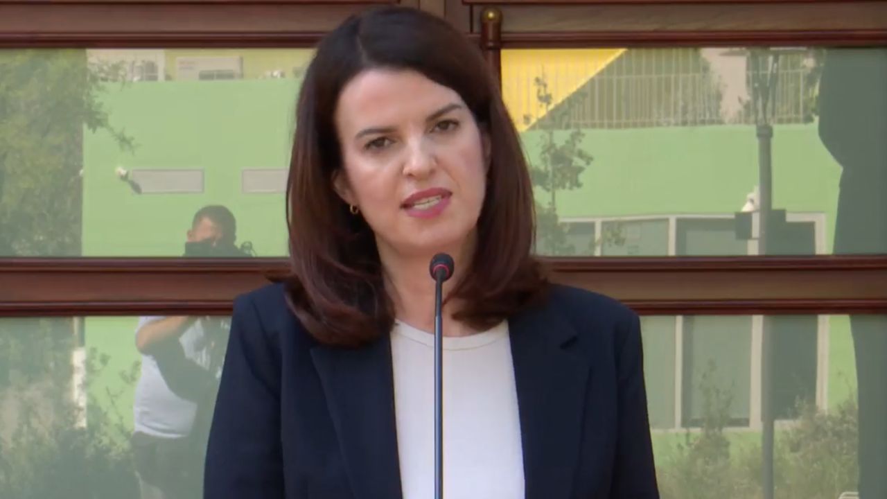 Ndryshon Urdhri i Mjekut, ministrja Koçiu: Do ngrihet një regjistër publik për mjekët që punojnë edhe në privat, nuk do të lejohen…