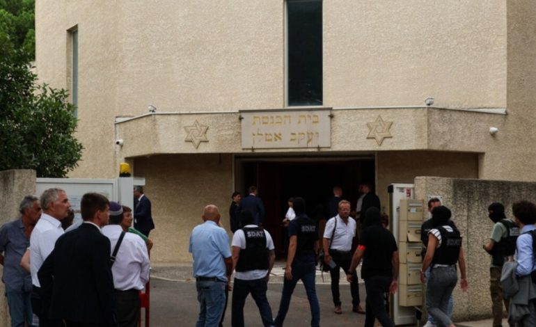 Shpërthimi në sinagogë ku mbeti i plagosur një polic, arrestohet i dyshuari në Francë