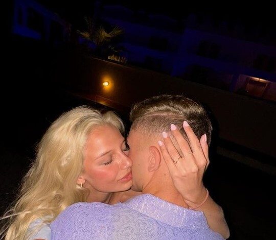 Gossip/ Një verë e paharrueshme për Lopez, pas triumfeve në fushën e blertë, zyrtarizon lidhjen me bukuroshen spanjolle (FOTO GALERI)