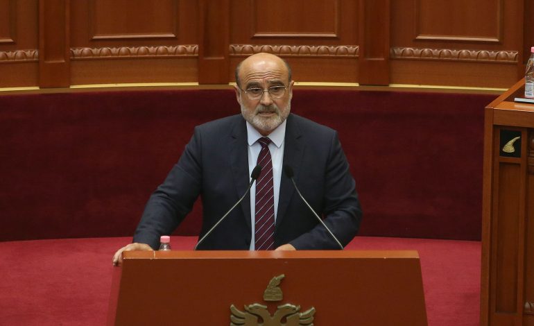 Kuvendi nis procedurën parlamentare për mandatin e deputetit Vullnet Sinaj