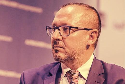 Shtëpia është e Zotit, mikut… por dhe e medalsjellësit