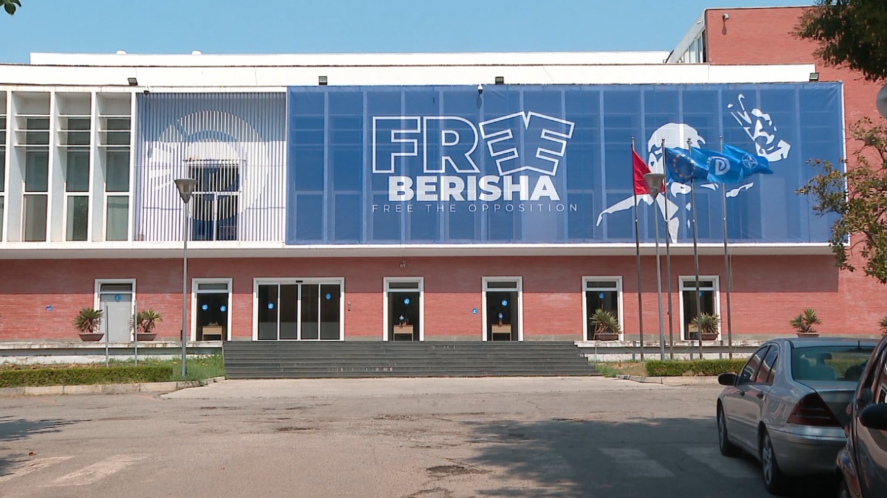 Basha-Berisha, paratë në gjyq! Ish kryetari i PD-së kthen Range Rover-in, arka e partisë ende e bllokuar