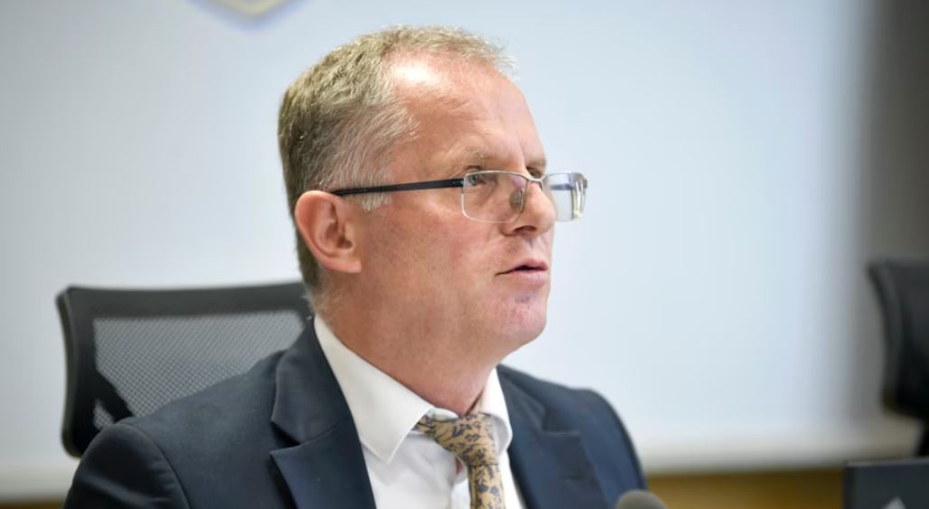 Tensionet pas mbylljes së degëve të Postës së Serbisë, reagon Bislimi: Strukturat paralele dhe aktiviteti ilegal nuk kanë vend në Kosovë