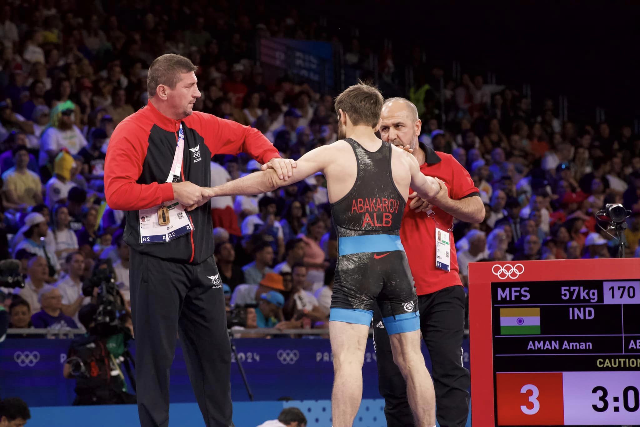 Abakarov eleminohet në çerekfinale, mundësi që përfaqëson Shqipërinë mbetet pa medalje të bronztë