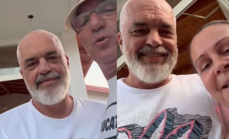 “Më mirë se vjet”, Rama publikon videon me pronarët e një biznesi në Dhërmi, klientët nga Kosova: Jemi gjithmonë këtu, në Shqipërinë tonë