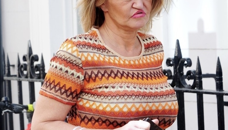 Në vitet ’90 tërhiqte vëmendjen me bukurinë e saj, tani po trondit botën