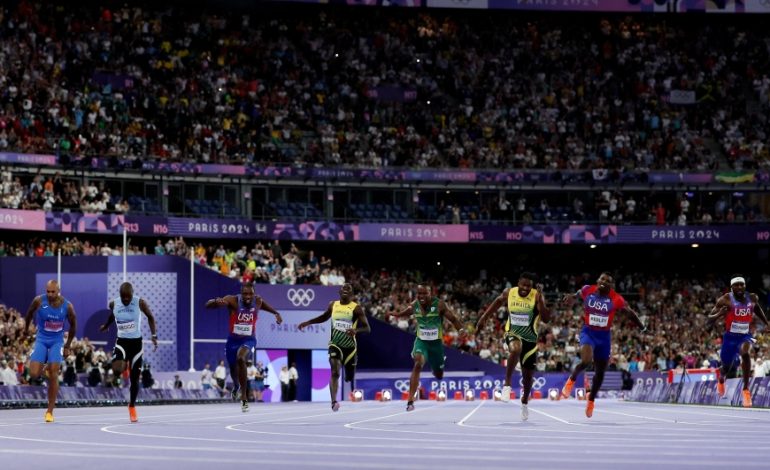 VIDEO/ Njeriu më i shpejtë në botë! Atleti rrëmben medaljen e arit në 100 metërsh… për vetëm 5 të mijtat e sekondës