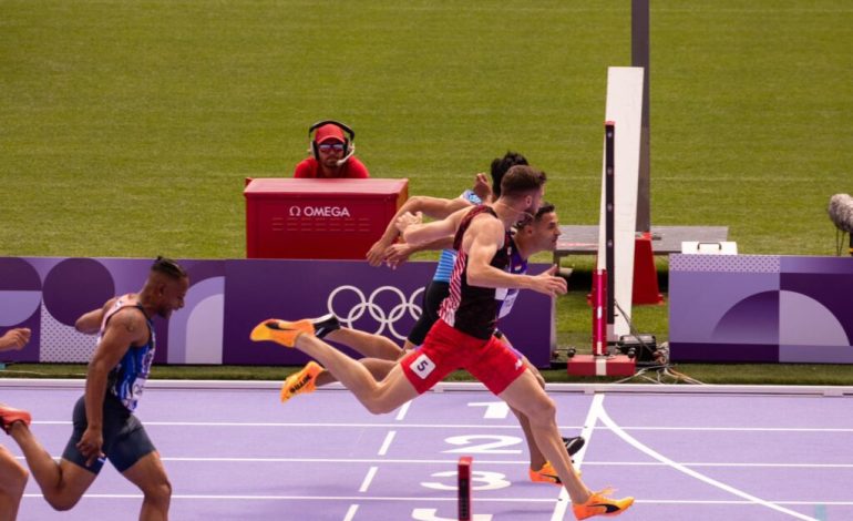 Franko Burraj del i dyti në garën e 100 metrave, kualifikohet për finale