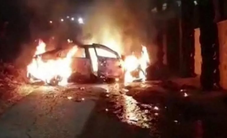 Kolonët izraelitë djegin fshatin e Bregut Perëndimor! Tmerr për banorët, autorët të maskuar sulmuan shtëpitë