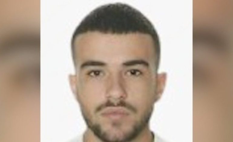 FOTO/ Pas sherrit, shpallet në kërkim futbollisti i Laçit