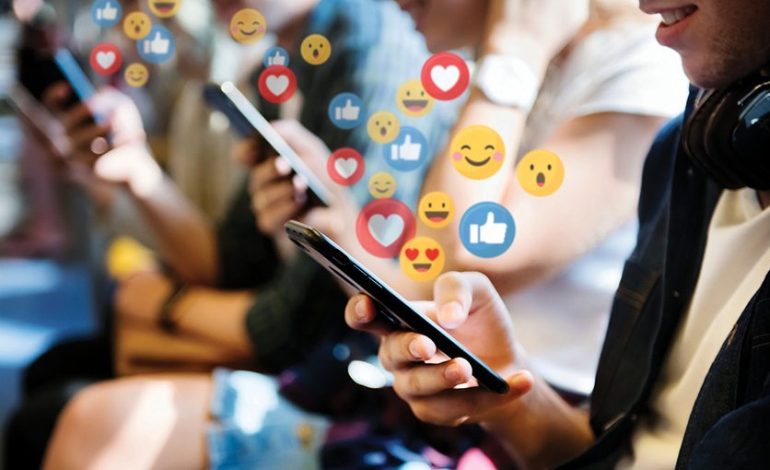 Pagesa nga 50 në 2000 euro, pse të gjithë duan të bëhen influencues në Shqipëri