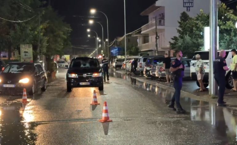 Vëllezërit qëlluan disa herë mbi dy viktimat/ Nga të shtënat mbeti i plagosur një kamarier, zanafilla e konfliktit në qershor, vijon puna për kapjen e tyre