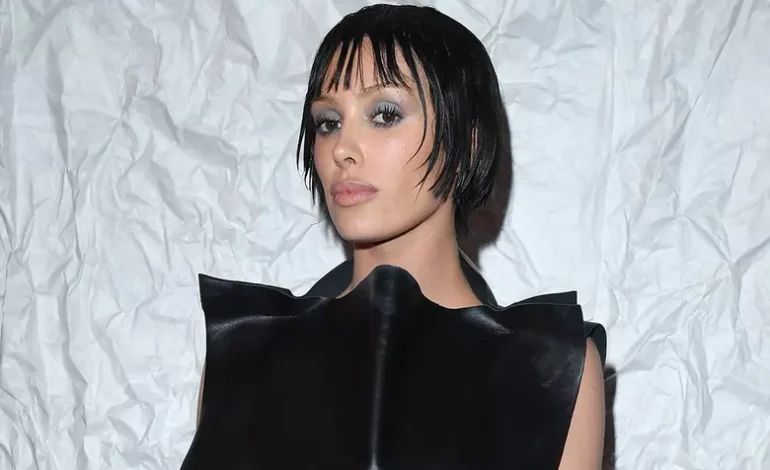 Gruaja e Kanye West, Bianca Censori, nuk i lë asgjë imagjinatës me veshjen e saj