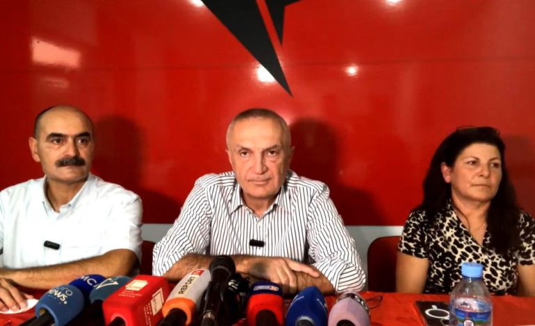 “SPAK organizatë terroriste”, Meta zbut tonet, por nuk i kursen sulmet dhe fyerjet ndaj Dumanit: Donin të na bllokonin llogaritë bankare, del një shefe zyre atje…