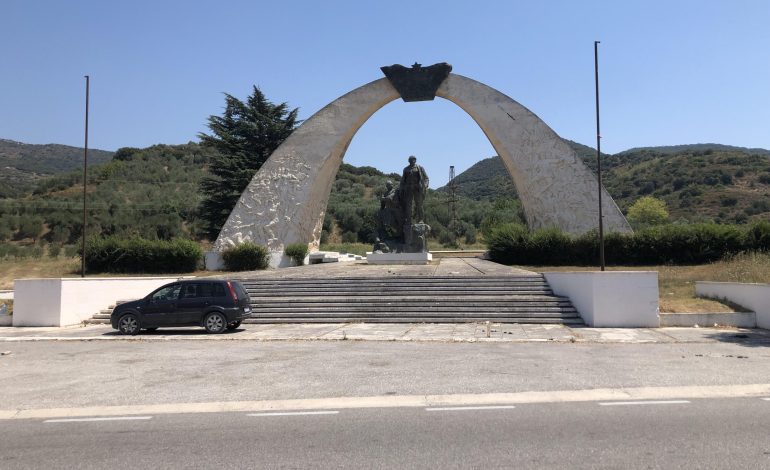 ‘Vijnë, marrin e ikin’: Por fshatrat e lumit të Vlorës japin vota të sigurta për socialistët