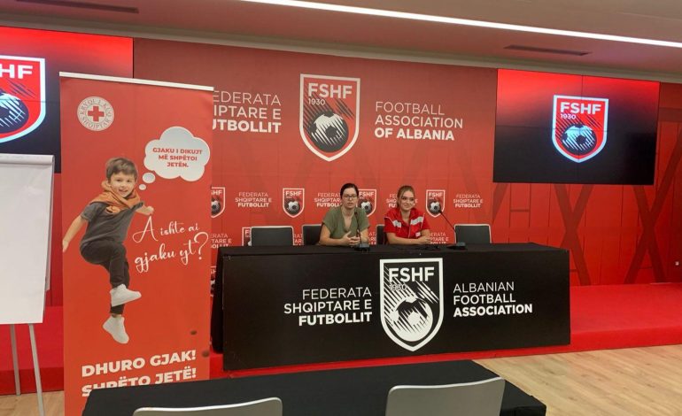 Federata Shqiptare e Futbollit & Kryqi i Kuq Shqiptar organizojnë takimin ndërgjegjësues mbi dhurimin e gjakut