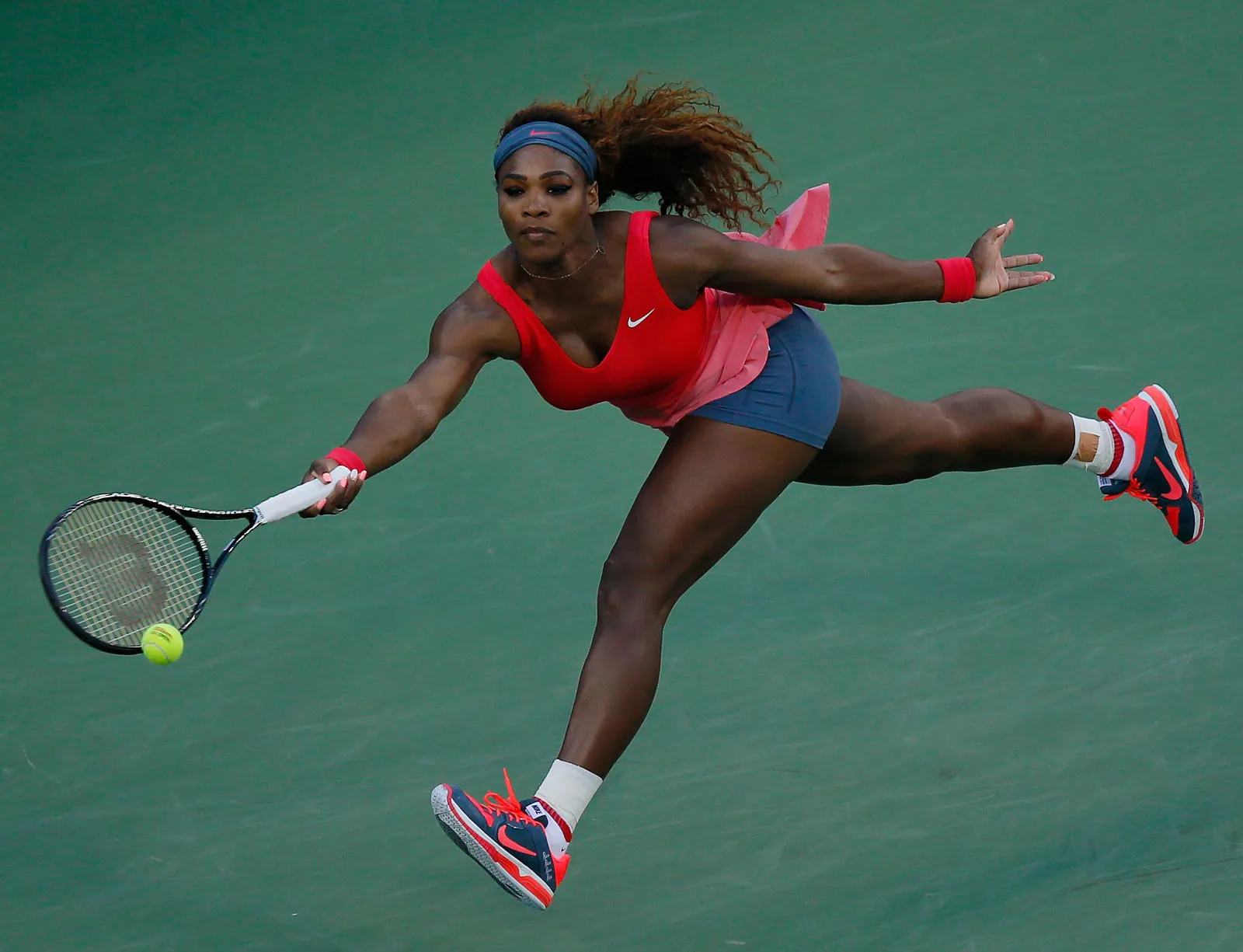 Hoteli i Parisit “përzë” Serena Williams: Më refuzuan hyrjen në restorantin bosh