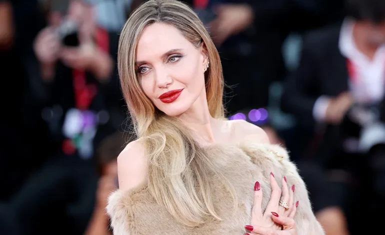 “Dua që ata të jenë njerëz të mirë”/ Angelina Jolie tregon prioritetin e saj