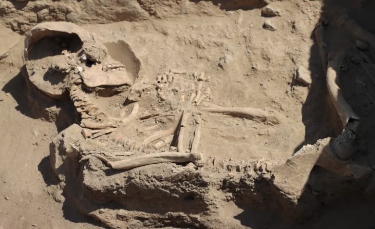 Arkeologët peruan zbulojnë varrin e lashtë 3800-vjeçar
