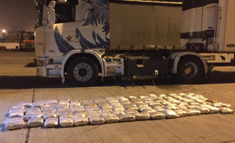 Raporti i antidrogës greke: Bie transporti i marijuanës nga Shqipëria